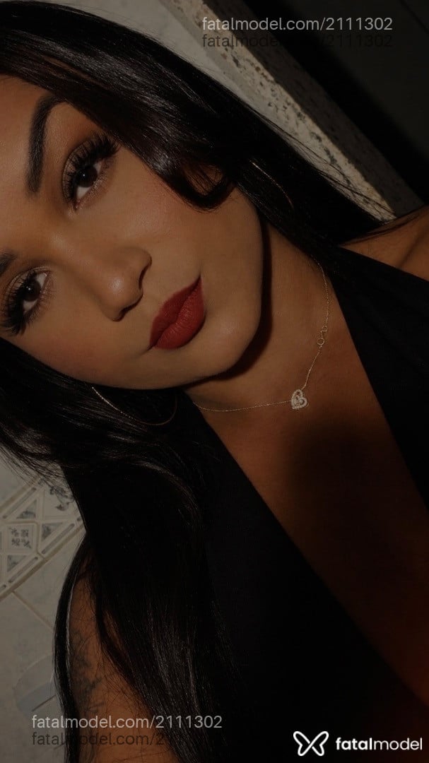 Acompanhante mulher trans morena (o) de olhos castanhos - Hayra