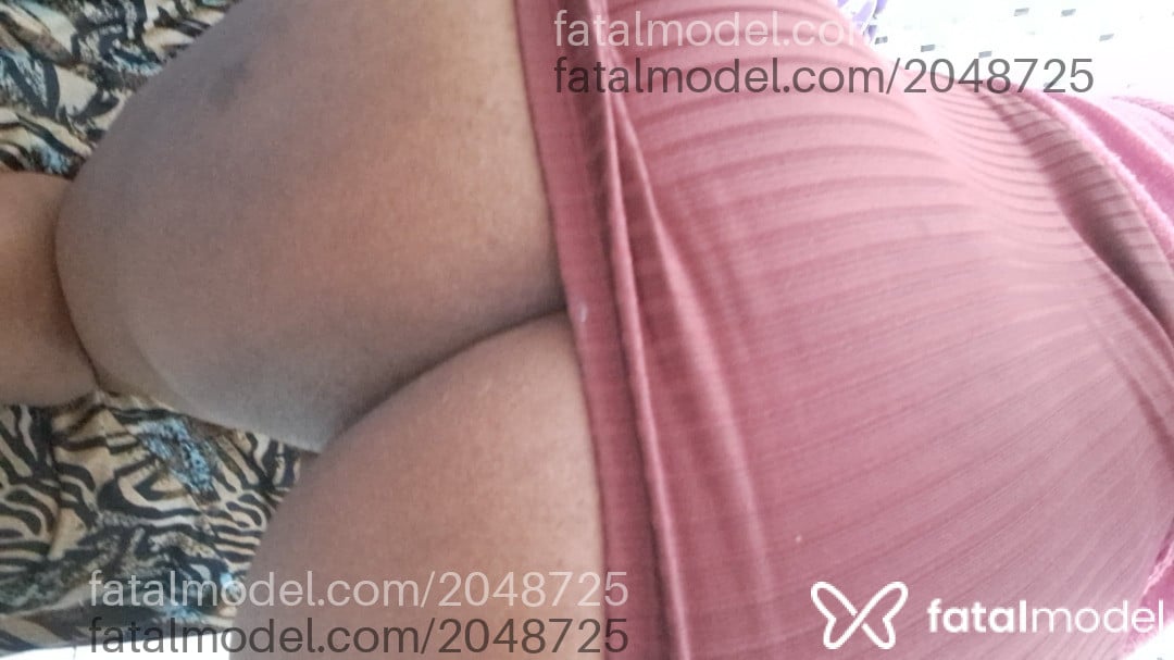 Acompanhante mulher morena (o) de olhos pretos - Denise Mil Graus
