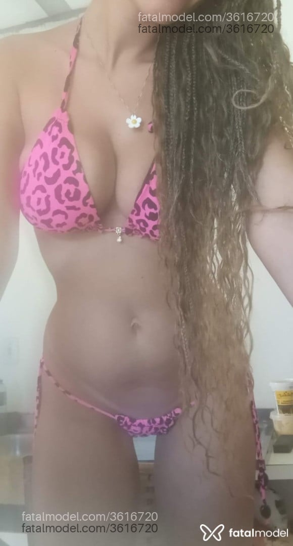 Acompanhante mulher com cabelo castanho de olhos castanhos - Anaul