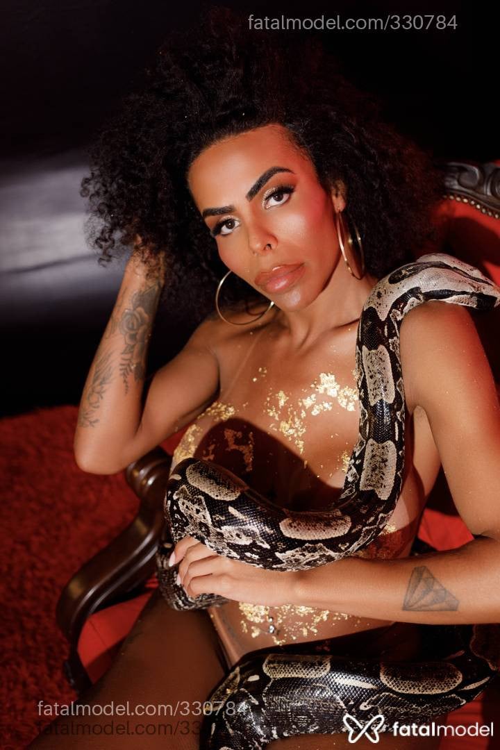 Acompanhante mulher trans com cabelo castanho de olhos castanhos em Porto Alegre - Jullia
