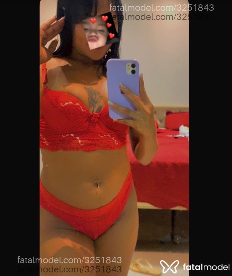 Acompanhante mulher morena (o) de olhos castanhos - Laianny Camille
