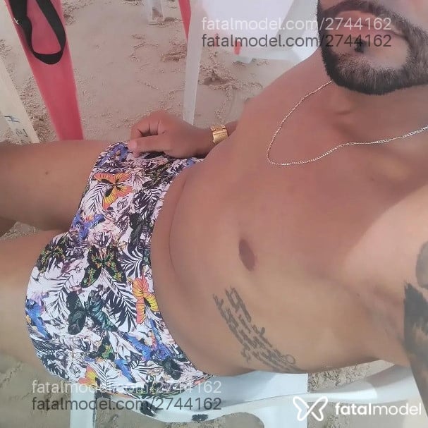 Acompanhante homem morena (o) de olhos castanhos - Santos