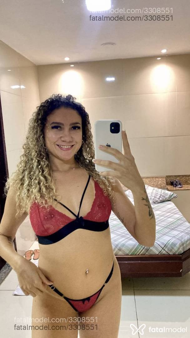 Acompanhante mulher loira (o) de olhos castanhos em Nova Iguaçu - Maria