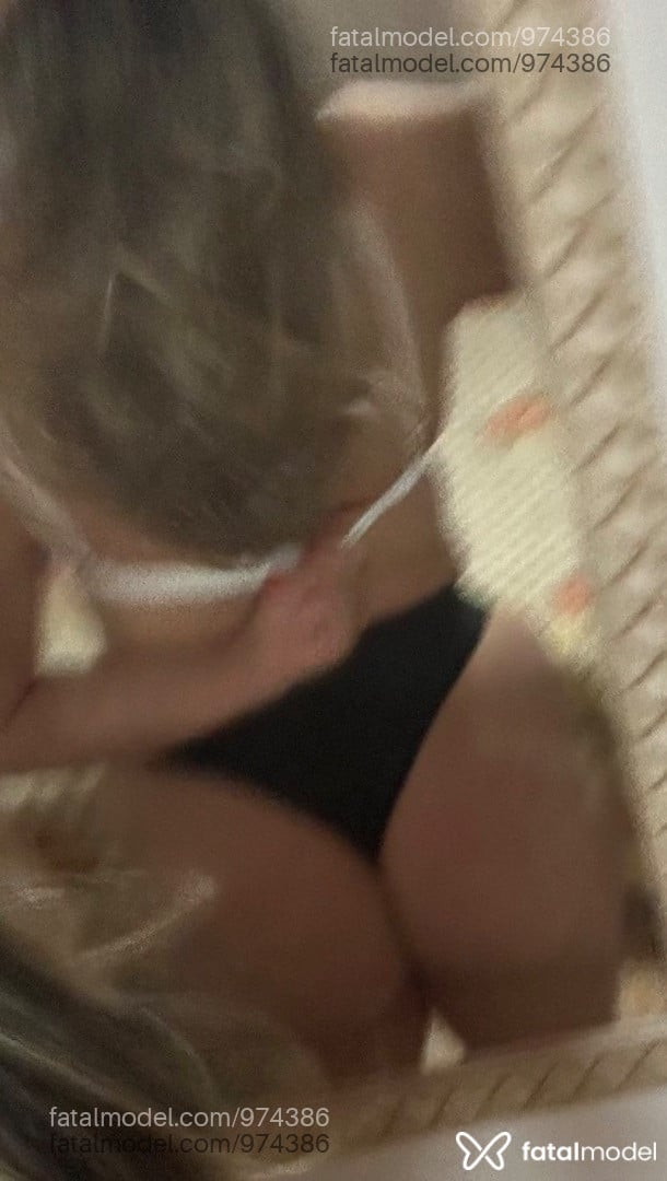 Acompanhante mulher com cabelo castanho de olhos castanhos - Bruna Reis