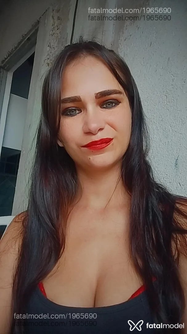 Acompanhante mulher morena (o) de olhos verdes - Maju laranjinha