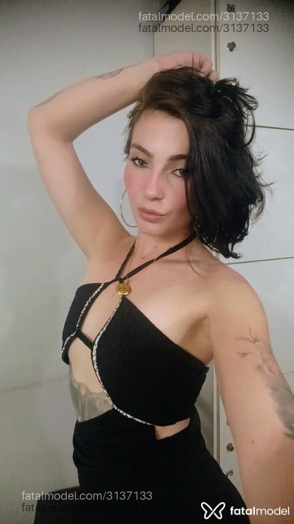 Acompanhante mulher morena (o) de olhos mel - Lili