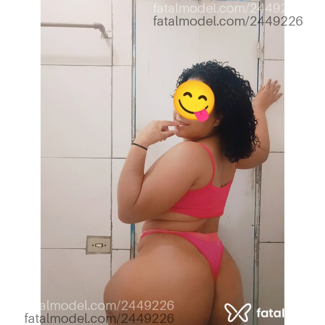Acompanhante mulher com cabelo castanho de olhos castanhos - Nyx Oliveira