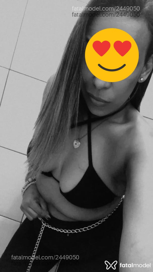 Acompanhante mulher com cabelo castanho de olhos pretos - Pretah