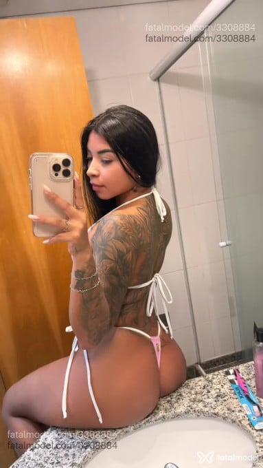 Acompanhante mulher morena (o) de olhos castanhos em Itapema - Mel Manauara