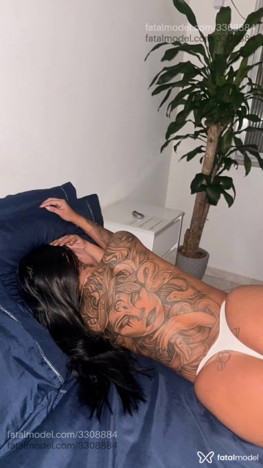 Acompanhante mulher morena (o) de olhos castanhos em Itapema - Mel Manauara