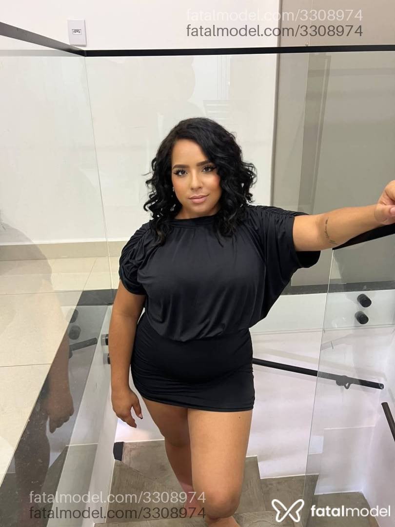 Acompanhante mulher com cabelo castanho de olhos castanhos - Lara