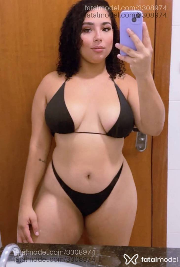 Acompanhante mulher com cabelo castanho de olhos castanhos em Rio Verde - Stepanni