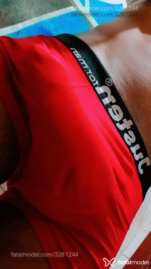 Acompanhante homem morena (o) de olhos castanhos - Oliver