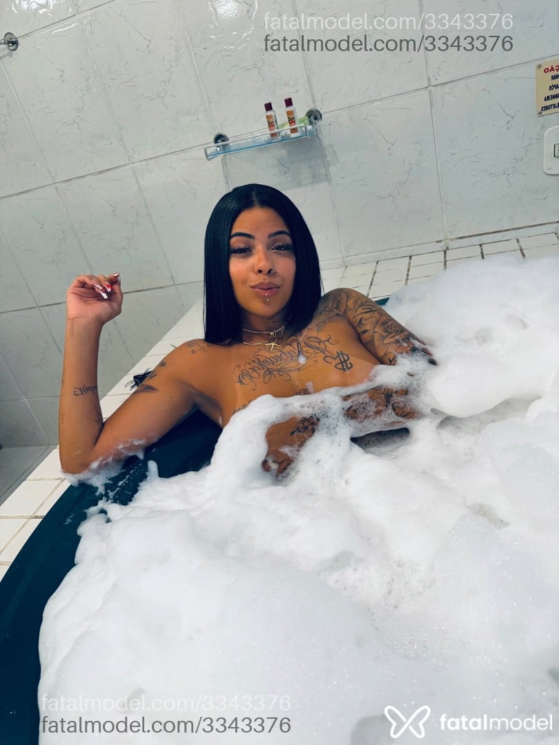 Acompanhante mulher morena (o) de olhos castanhos - Tifany Belline