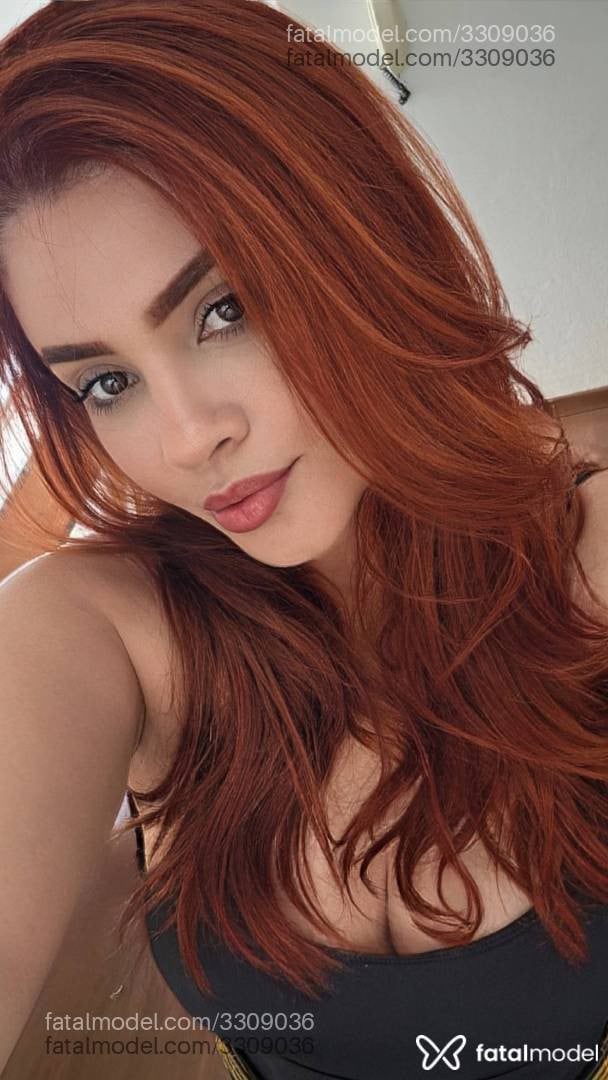 Acompanhante mulher ruiva (o) de olhos castanhos - Angeloty