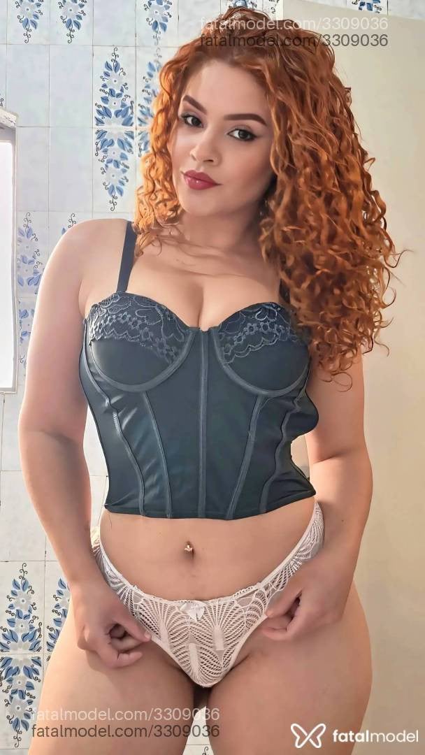 Acompanhante mulher ruiva (o) de olhos castanhos - Angeloty