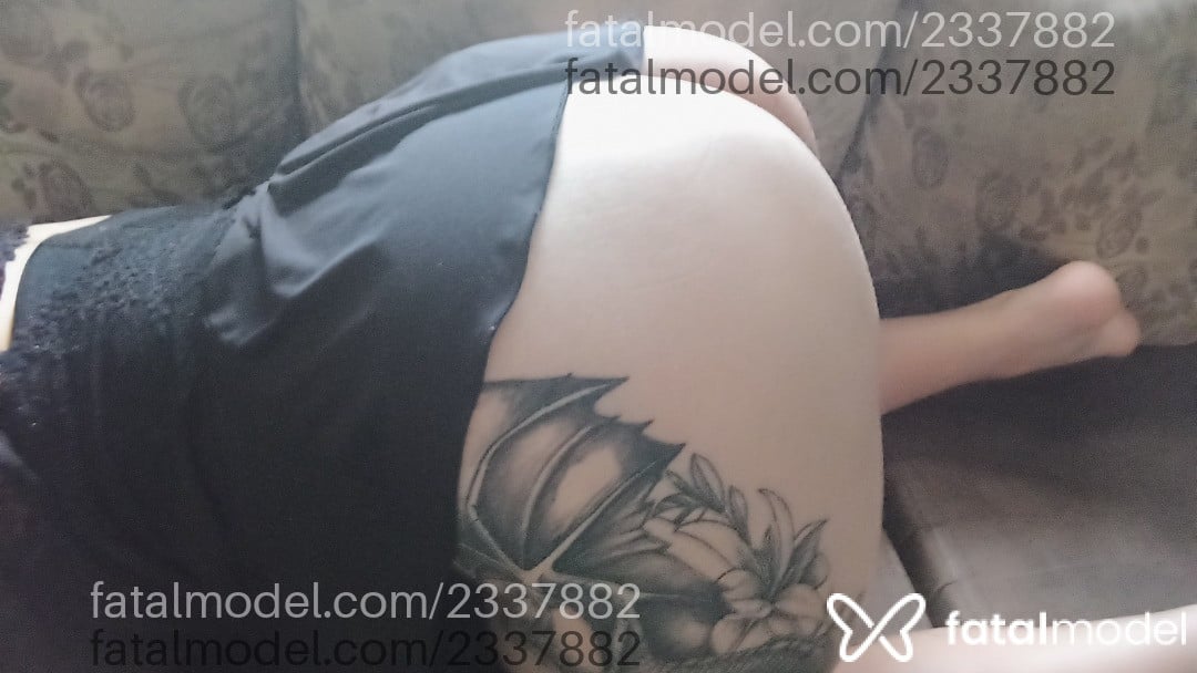 Acompanhante mulher morena (o) de olhos verdes - Thethé Lopes