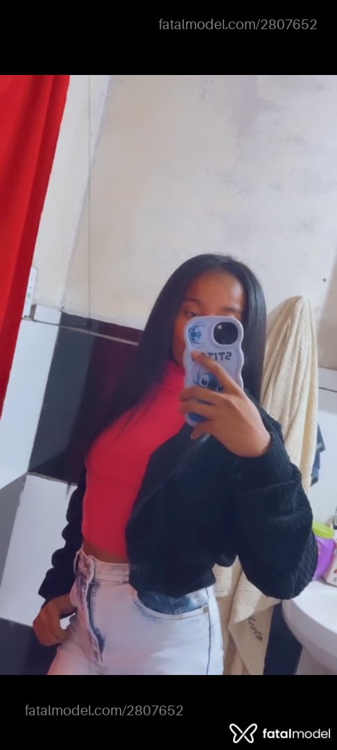 Acompanhante mulher morena (o) de olhos castanhos - Luiza
