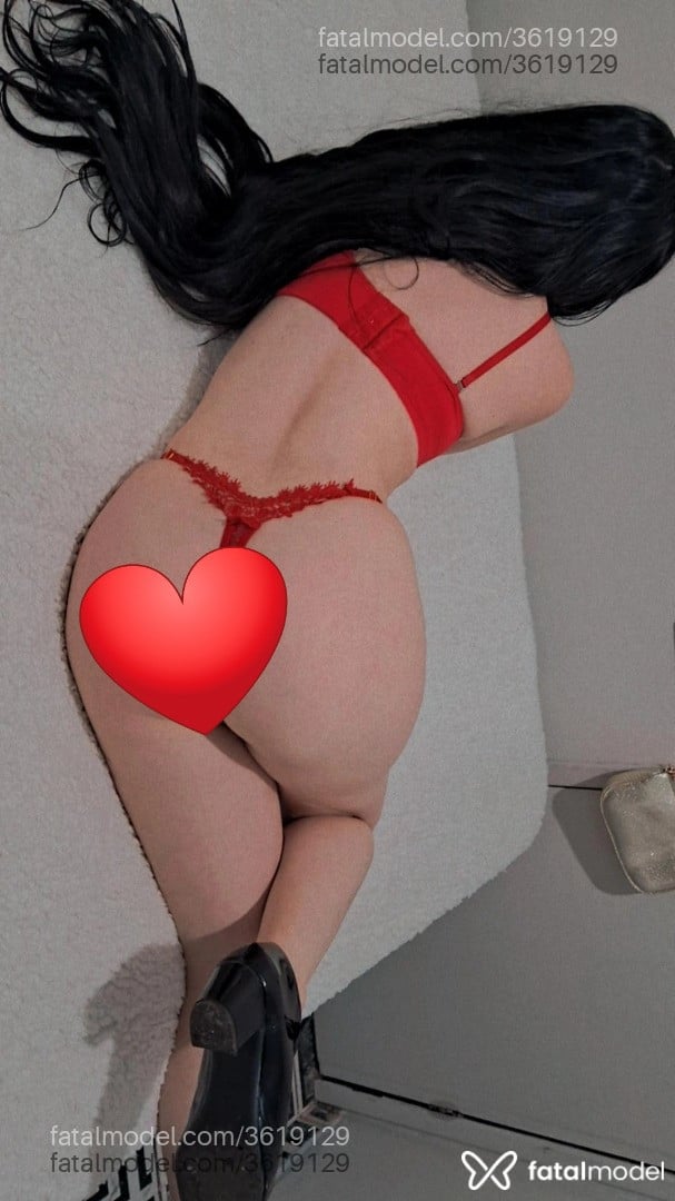 Acompanhante mulher com cabelo castanho de olhos verdes - Jady Cloe