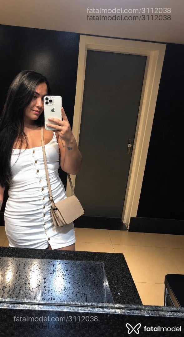 Acompanhante mulher trans morena (o) de olhos castanhos - Isis Sampaio