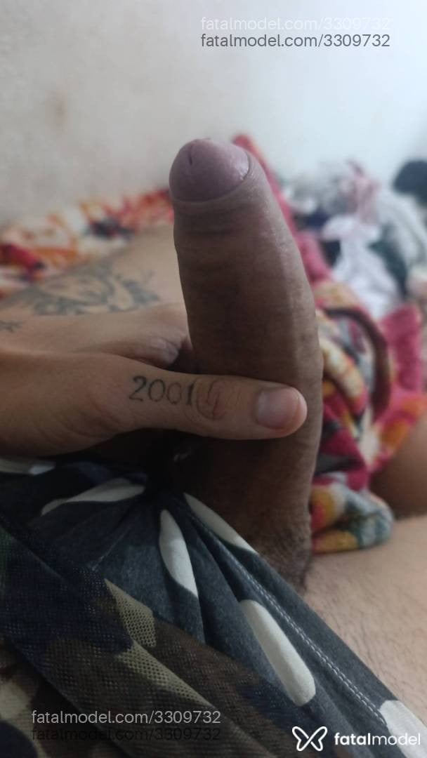Acompanhante mulher trans com cabelo castanho de olhos castanhos - Lunna