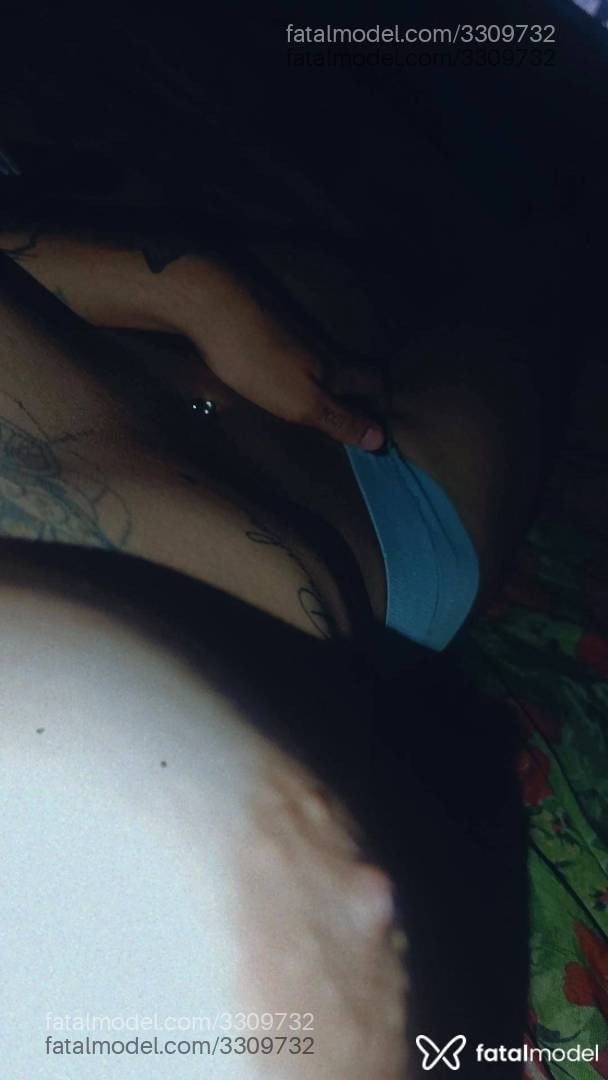 Acompanhante mulher trans com cabelo castanho de olhos castanhos - Lunna Soares