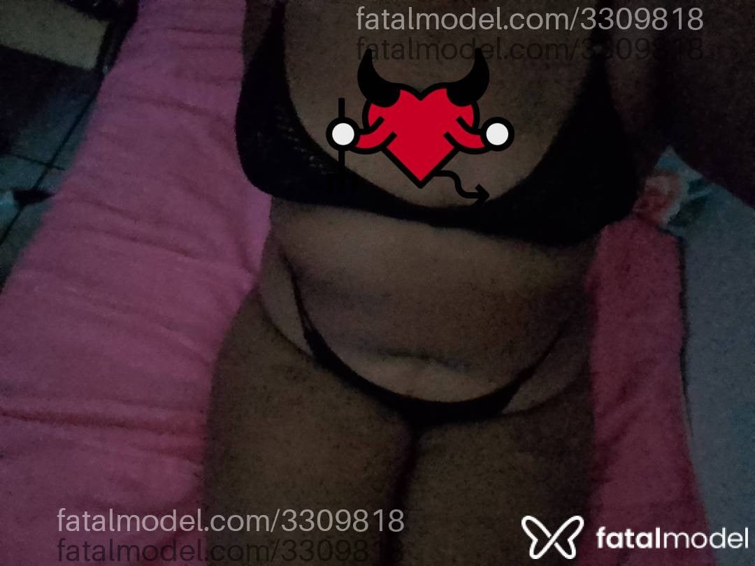 Acompanhante mulher com cabelo colorido de olhos mel em Belo Horizonte - Lazari