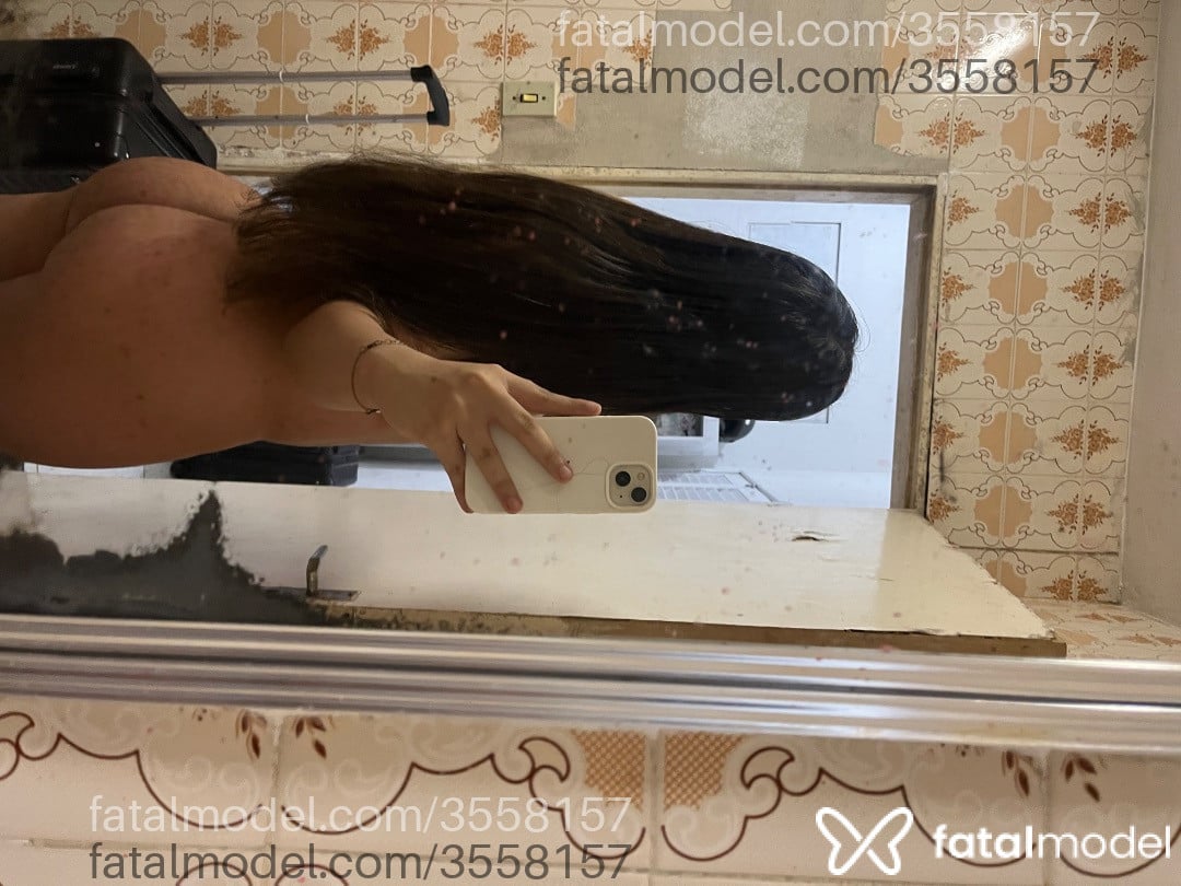 Acompanhante mulher trans com cabelo castanho de olhos castanhos - Kauanny