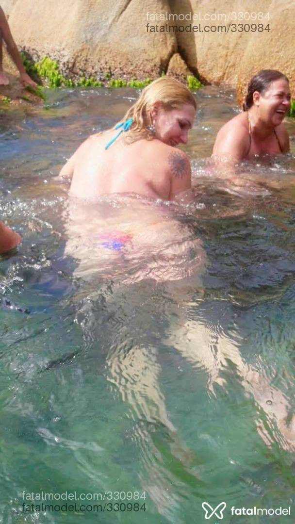 Acompanhante mulher trans loira (o) de olhos azuis em Londrina Acompanhante mulher trans loira (o) de olhos azuis em Londrina - Polaca