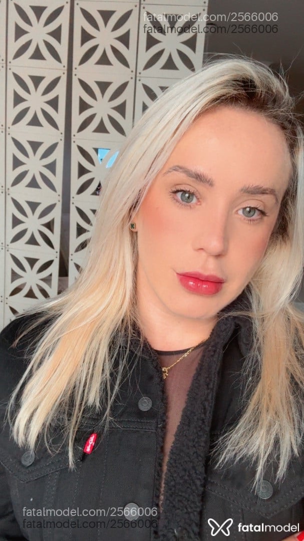 Acompanhante mulher loira (o) de olhos verdes - Flávia Malaspina