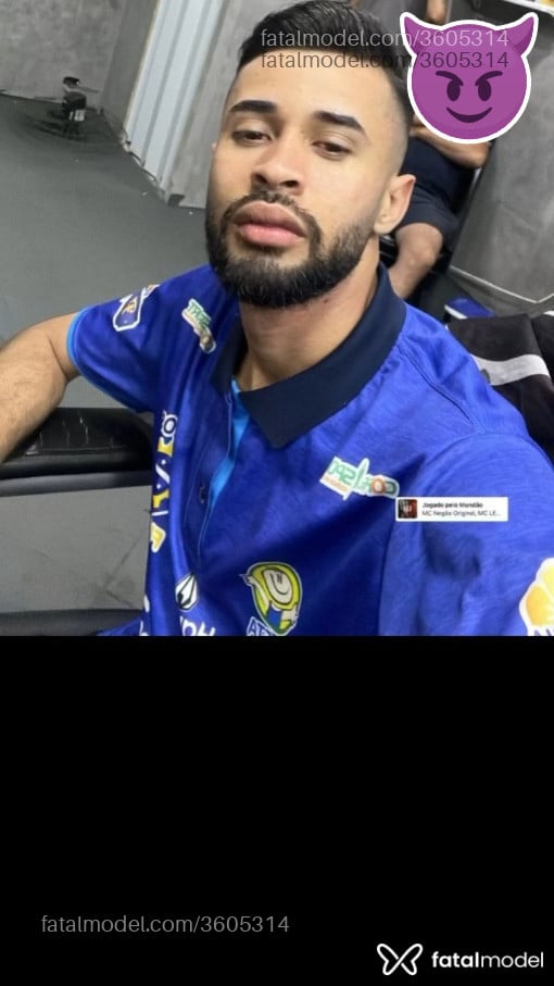 Acompanhante homem com cabelo castanho de olhos castanhos - Santos