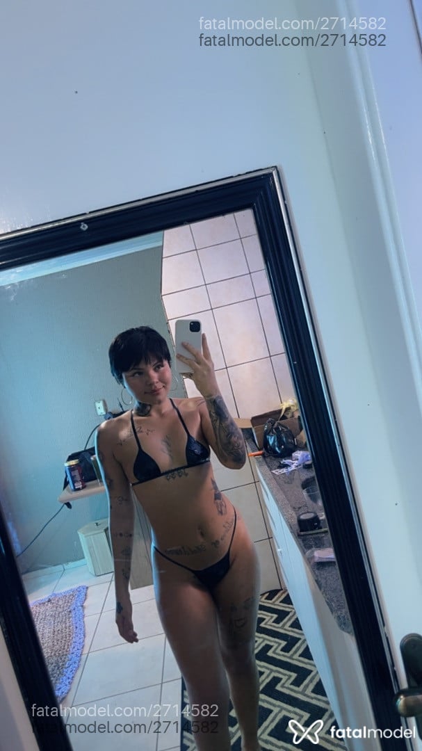Acompanhante mulher com cabelo castanho de olhos castanhos - Kaccau Cdz