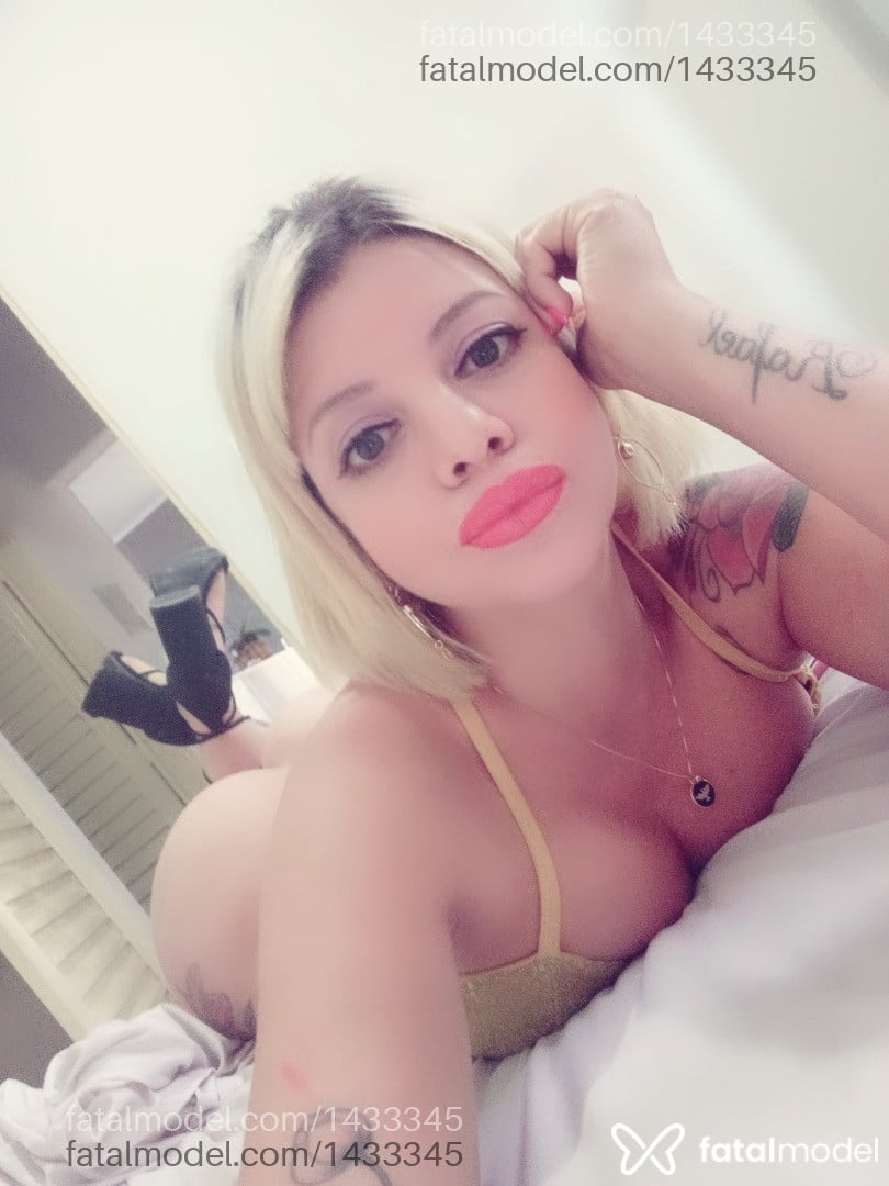 Acompanhante mulher morena (o) de olhos verdes - Bia Bianchi