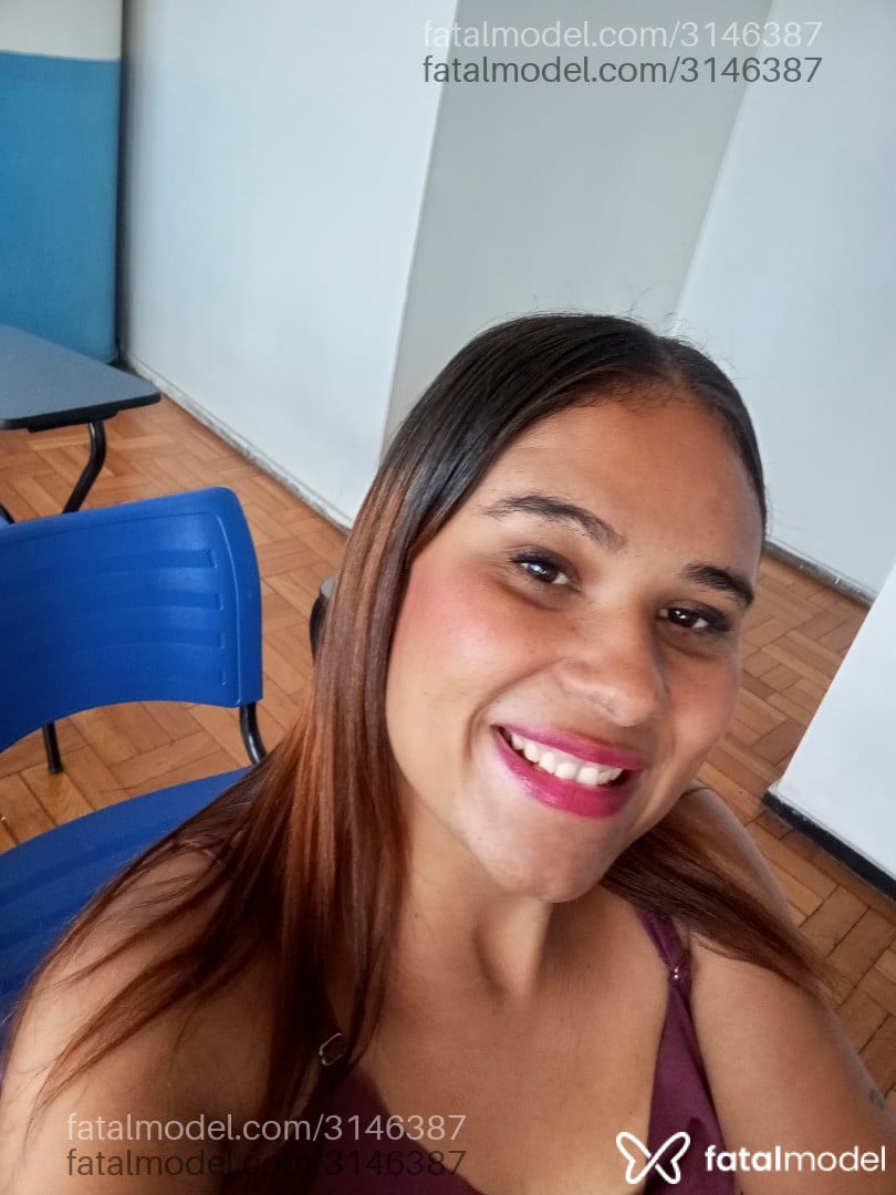 Acompanhante mulher trans com cabelo castanho de olhos castanhos - Sabrinamoranguinho