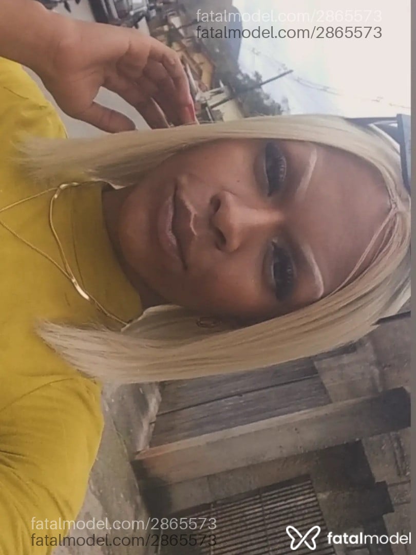 Acompanhante mulher trans com cabelo castanho de olhos pretos - Tiffany Rios