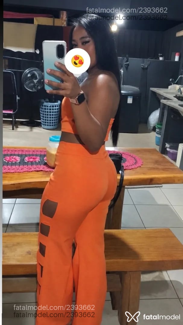 Acompanhante mulher morena (o) de olhos pretos - Luiza Azevedo