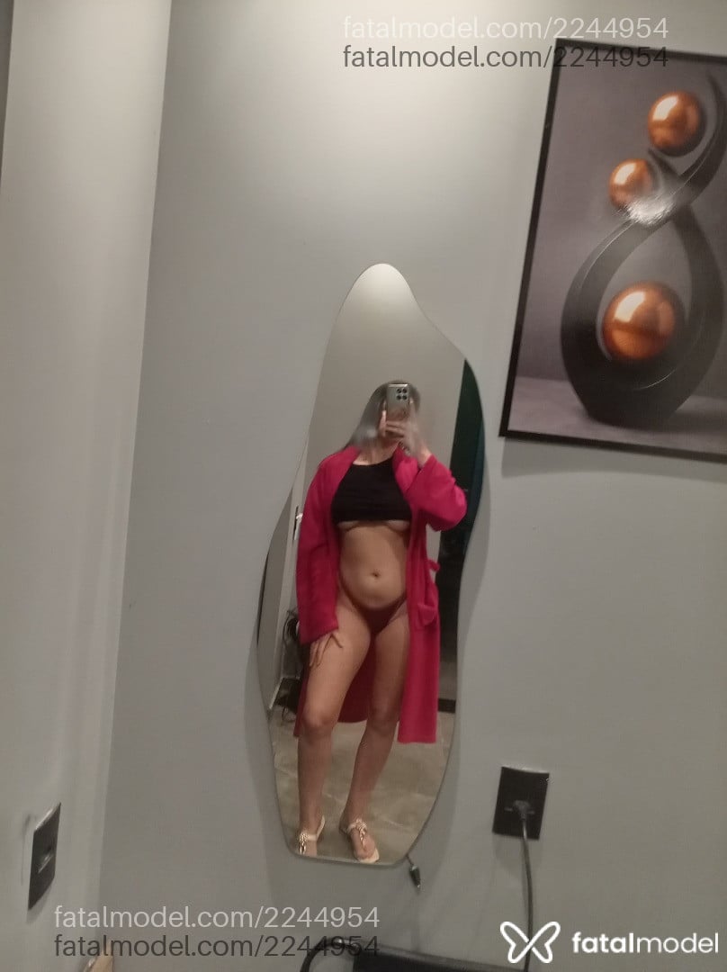 Acompanhante mulher com cabelo castanho de olhos castanhos - Karol