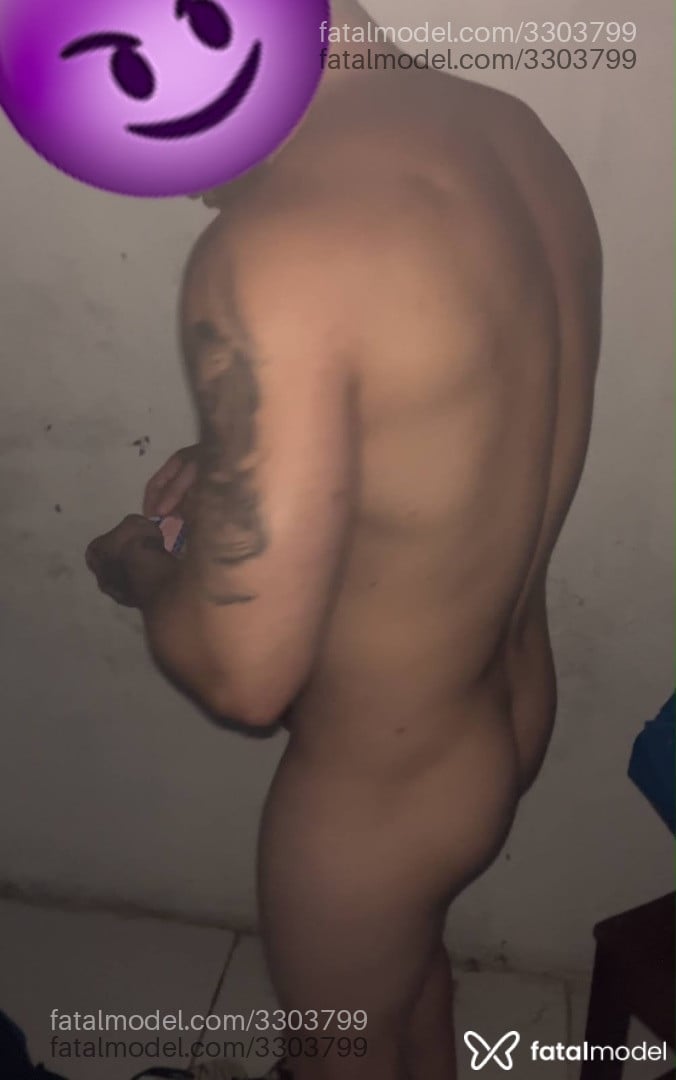 Acompanhante homem com cabelo castanho de olhos castanhos - Dom