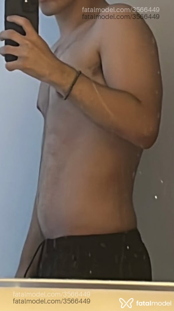 Acompanhante homem com cabelo castanho de olhos castanhos - Gabriel