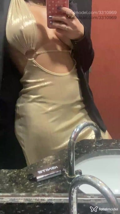 Acompanhante mulher morena (o) de olhos castanhos - Mina Silva Acompanhante mulher morena (o) de olhos castanhos - Mina Silva