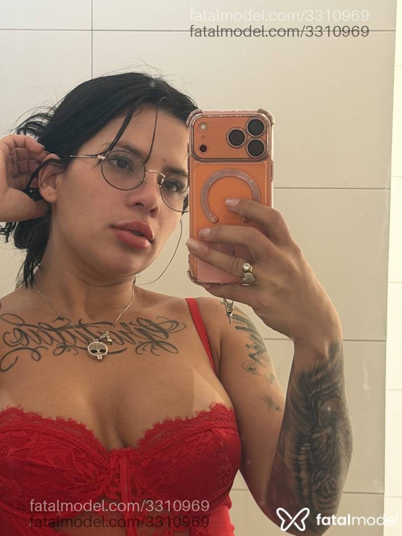 Acompanhante mulher morena (o) de olhos castanhos - Goiana Morena