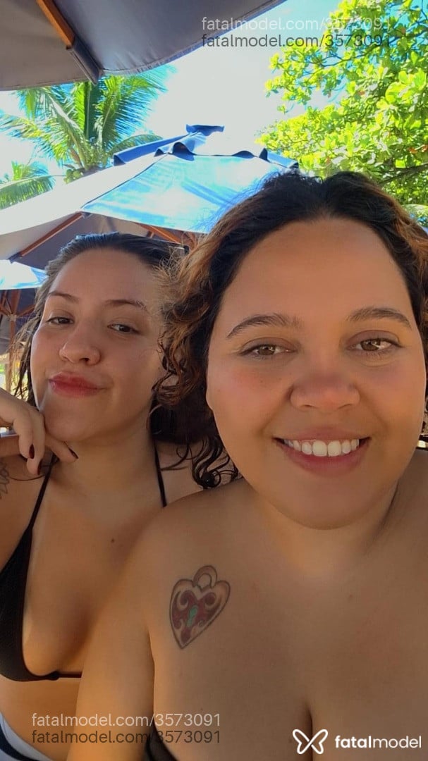 Acompanhante mulher com cabelo castanho de olhos castanhos - Gabriella