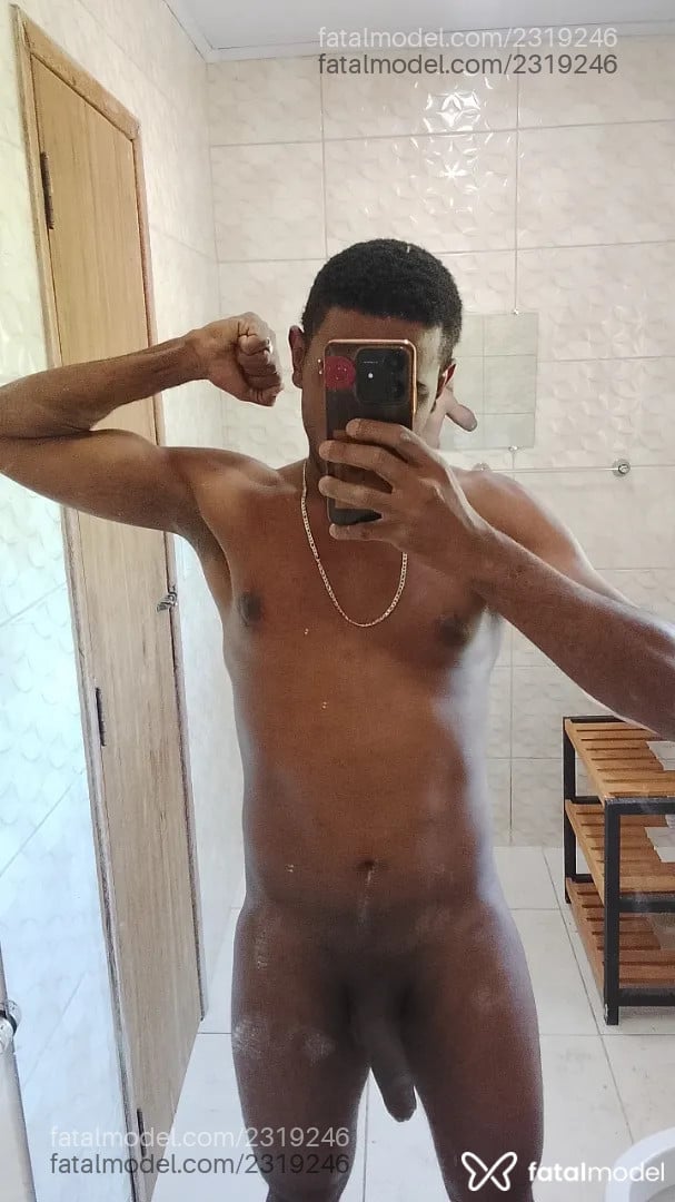 Acompanhante homem morena (o) de olhos pretos - Maikon