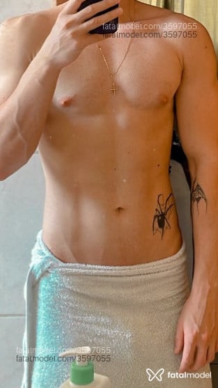 Acompanhante homem com cabelo castanho de olhos castanhos - Alex Souza