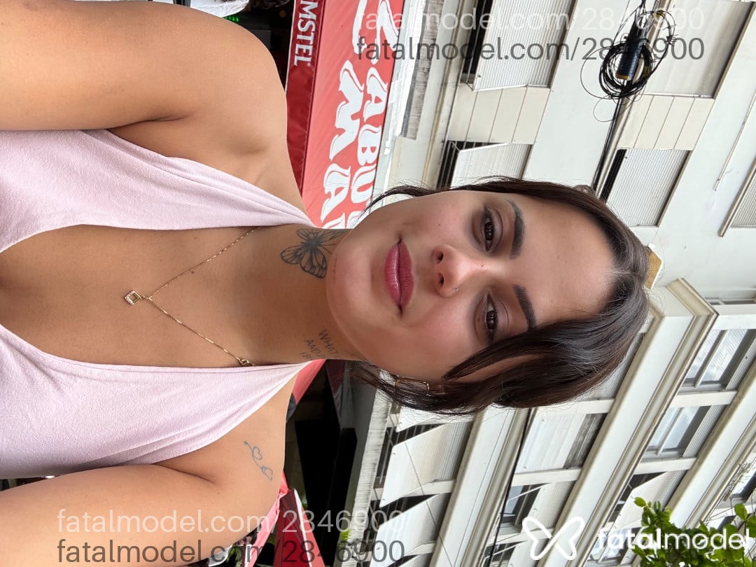 Acompanhante mulher morena (o) de olhos castanhos - Grazi