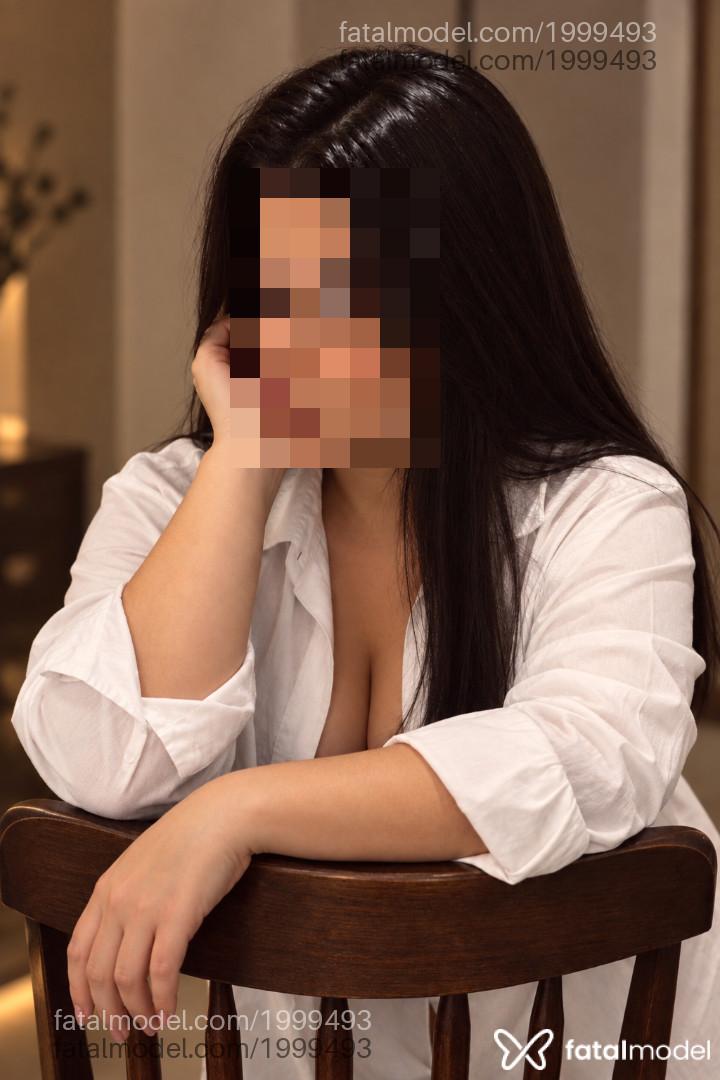 Acompanhante mulher com cabelo castanho de olhos castanhos - Babi