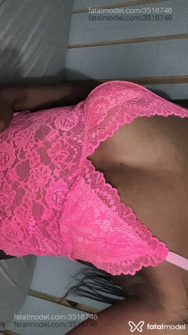 Acompanhante mulher morena (o) de olhos castanhos - Solzinha