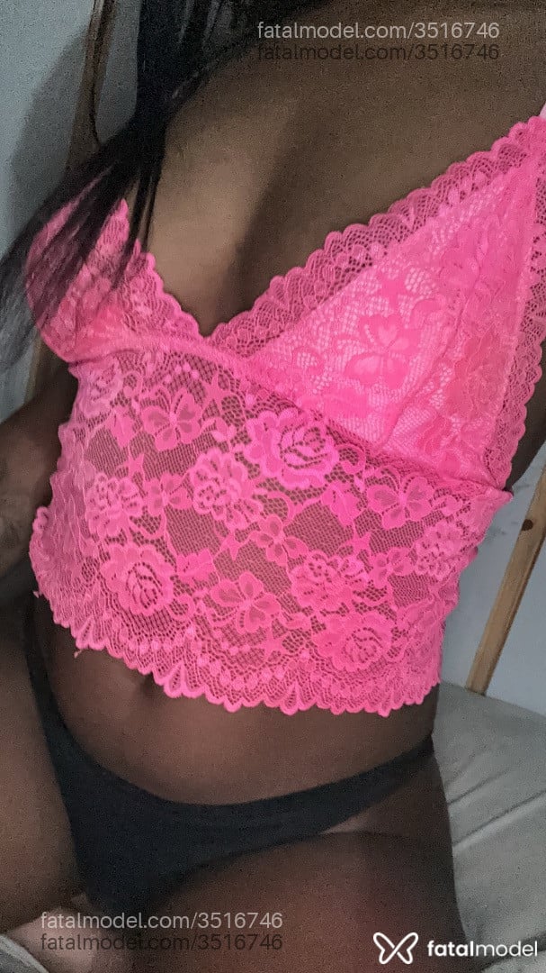 Acompanhante mulher morena (o) de olhos castanhos - Solzinha
