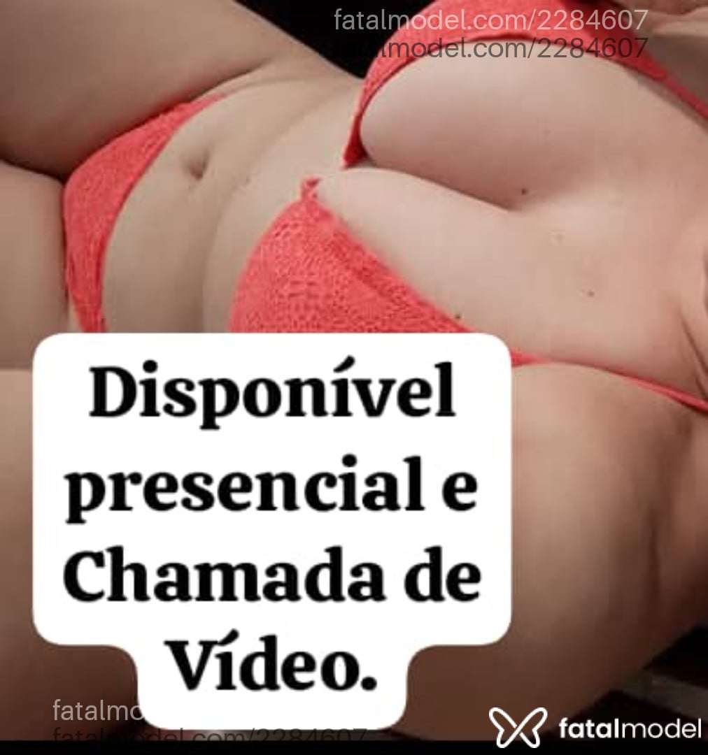 Acompanhante mulher morena (o) de olhos castanhos - Flor