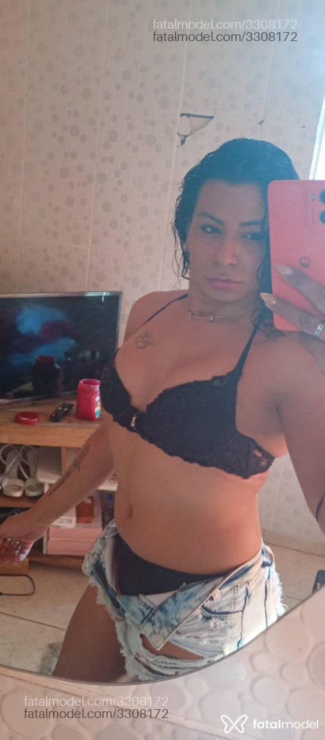 Acompanhante mulher trans morena (o) de olhos castanhos - Jojoh